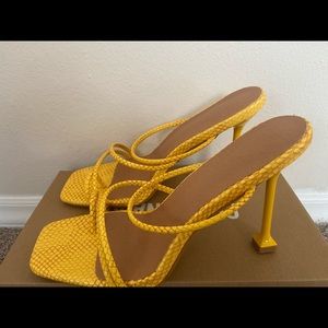 Strappy heeled sandal